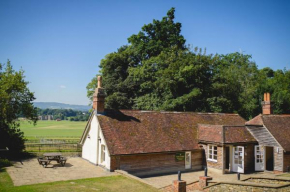 Cowdray Lodge